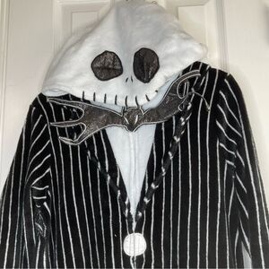 🎃 Jack Skellington Onesie – Size XL 🖤